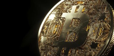 Cryptocurrency market trades sideways, BTC maintains $10,500 level