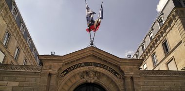 French central bank warns financial institutions to stay out of crypto