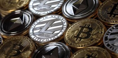 Cryptocurrencies continue to decline; BTC dips below $8,000