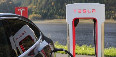 Tesla-is-participating-in-a-pilot-project-aimed-at-using-blockchain-technology