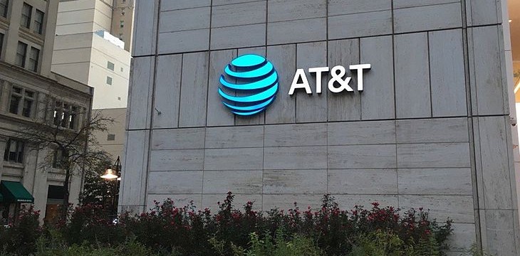 AT&T asks court to dismiss $200M claim in SIM-swap case