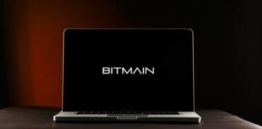 bitmain-give-a-vacation-to-all-staff-in-this-week-because-nobody-is-in-charge-of-this-company-now