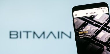 Bitmain suspends new miner orders as supply booms