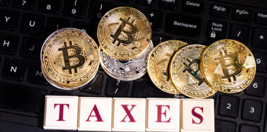 cryptocurrency bitcoin taxes
