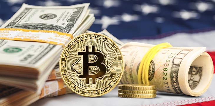 Bitcoin and us dollar bills on a background of a gold flag. — Stock Editorial Photography