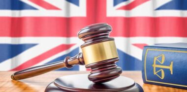 A gavel and a law book - United Kingdom — Photo