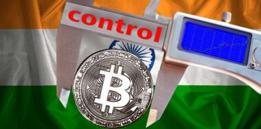 Finance concept, Bitcoin on the background a Flag of India, bitcoin control, bitcoin in a caliper, a board with a trend of crypto currency — Stock Editorial Photography