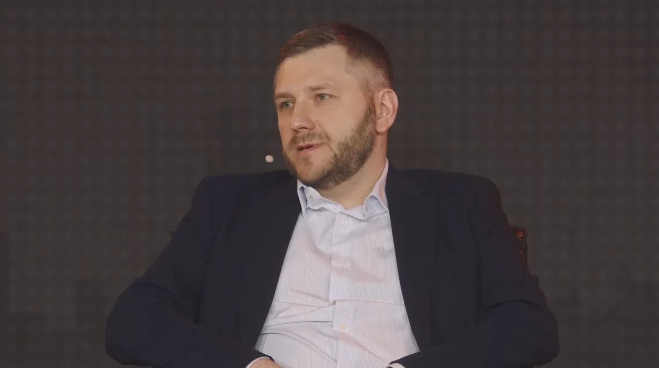 Marcin Dyba as a panelist for How and when to integrate blockchain tech