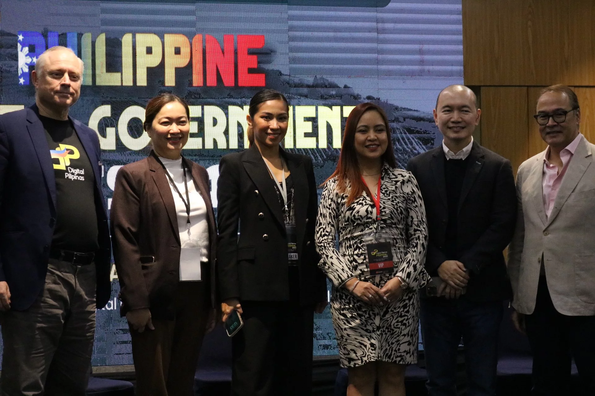 Digital Pilipinas - Brad Geiser, Jennifer Joy Subang, Stephanie Tower, Joy Abueg, Lawrence Ferrer, and Noel Bonoan