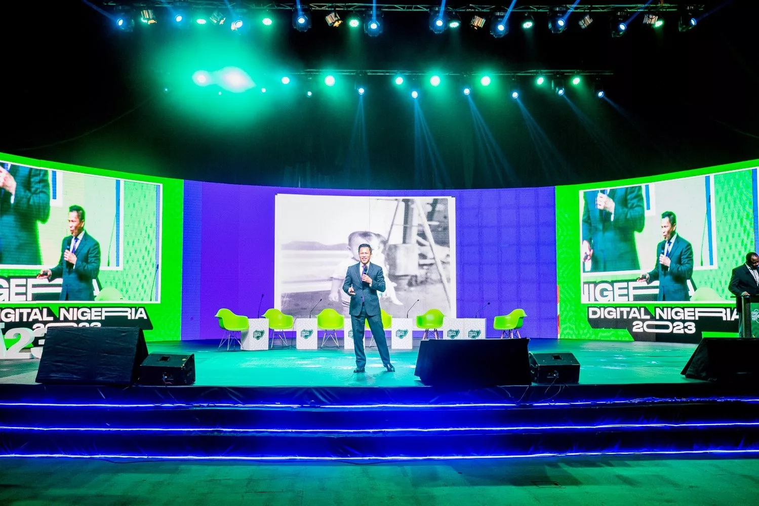 Jimmy Nguyen on stage of Digital Nigeria 2023
